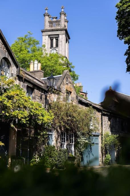 Circus Lane 4 Bed Mews In Picturesque Holiday home Edinburgh