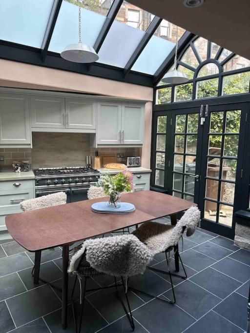 Circus Lane 4 Bed Mews In Picturesque Holiday home *
