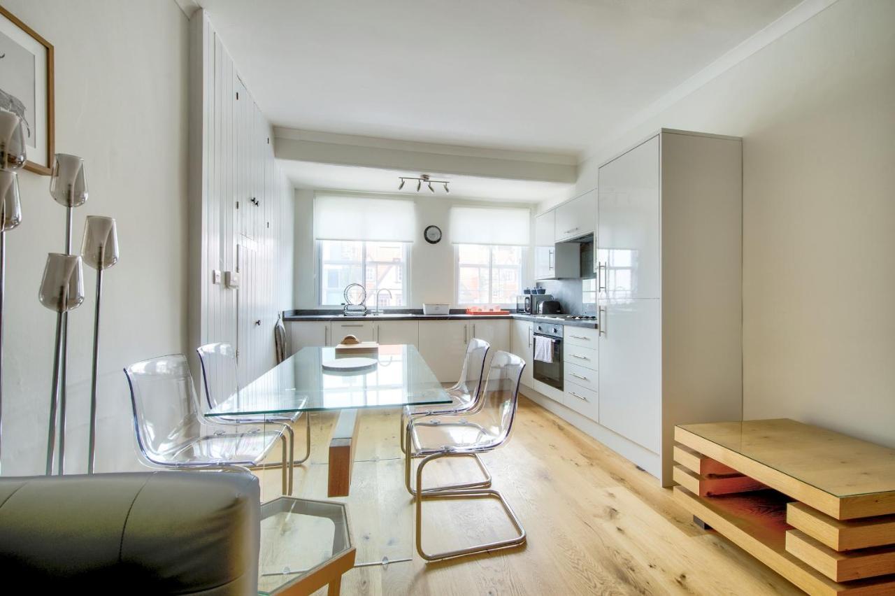 Pass The Keys Modern 3 Bed Flat On The Historic Royal Mile Apartment Edinburgh