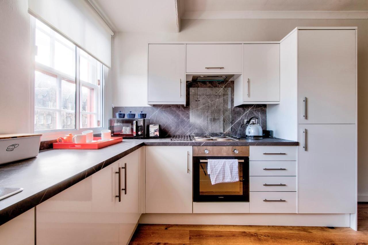 Pass The Keys Modern 3 Bed Flat On The Historic Royal Mile
