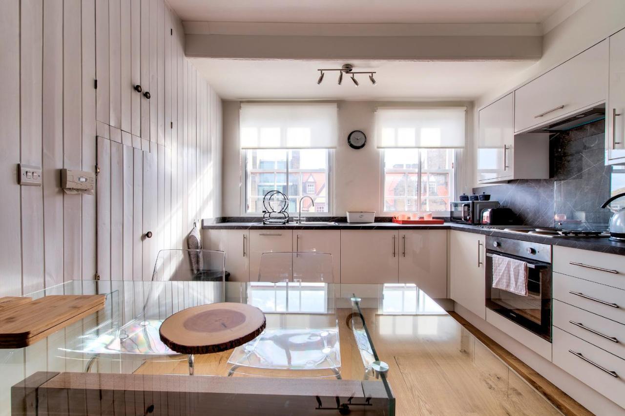 Apartment Pass The Keys Modern 3 Bed Flat On The Historic Royal Mile Edinburgh