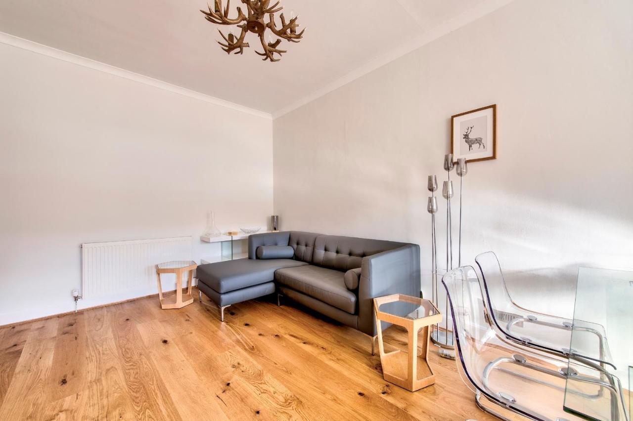 Pass The Keys Modern 3 Bed Flat On The Historic Royal Mile Apartment Edinburgh