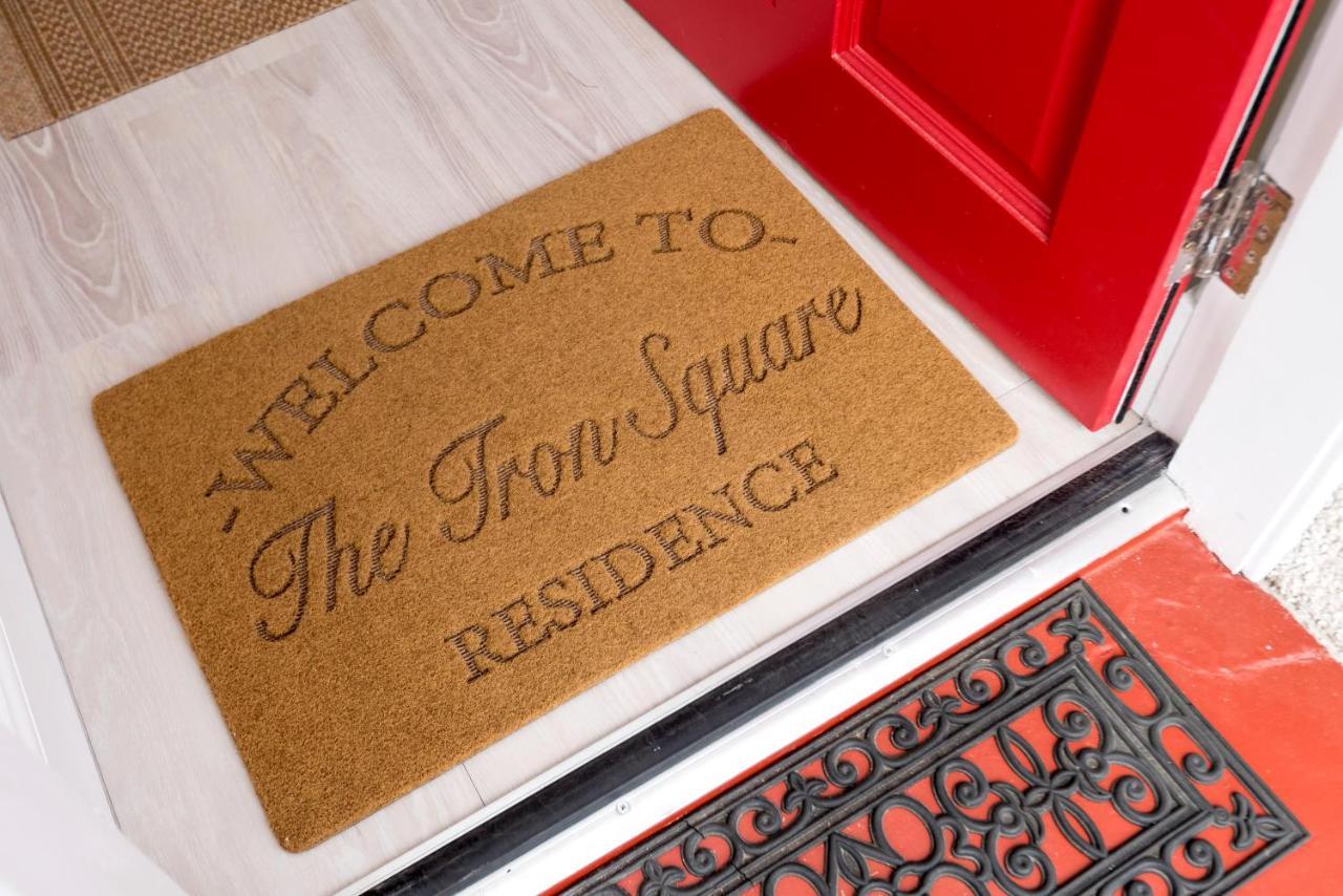 The Tron Square Apartment *