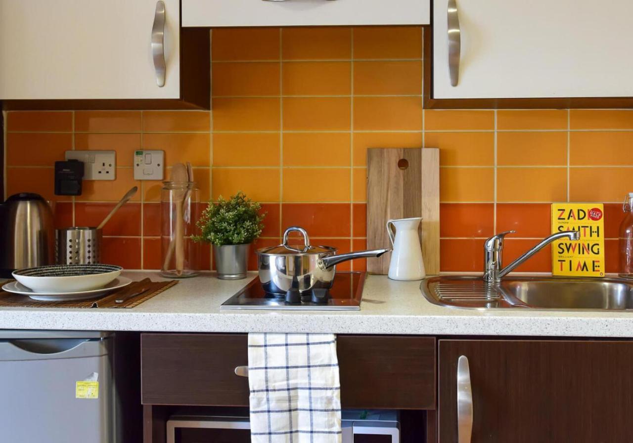 And Ensuite Bedrooms With Shared Kitchen At Fountainbridge In * Édimbourg