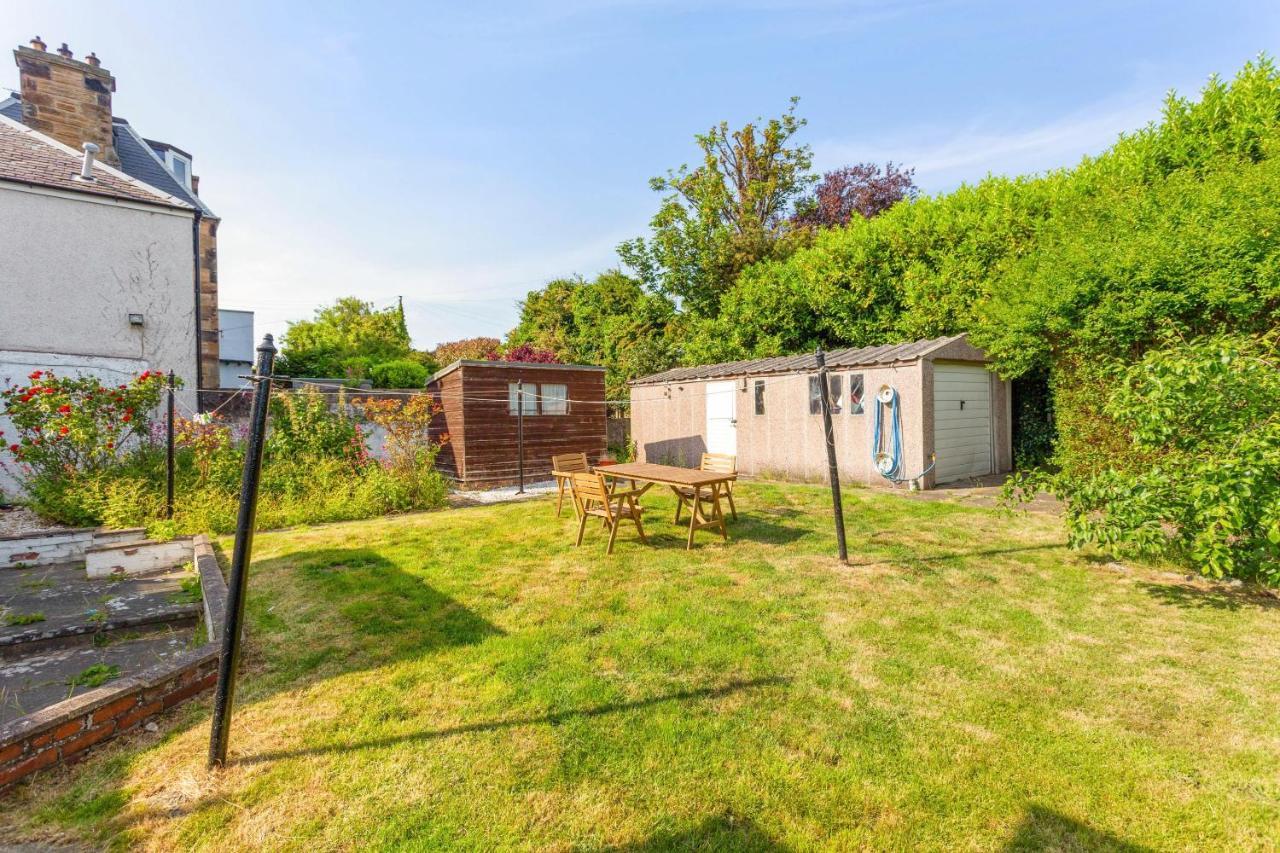 Lovely 3bed House-private Parking Ferienhaus *
