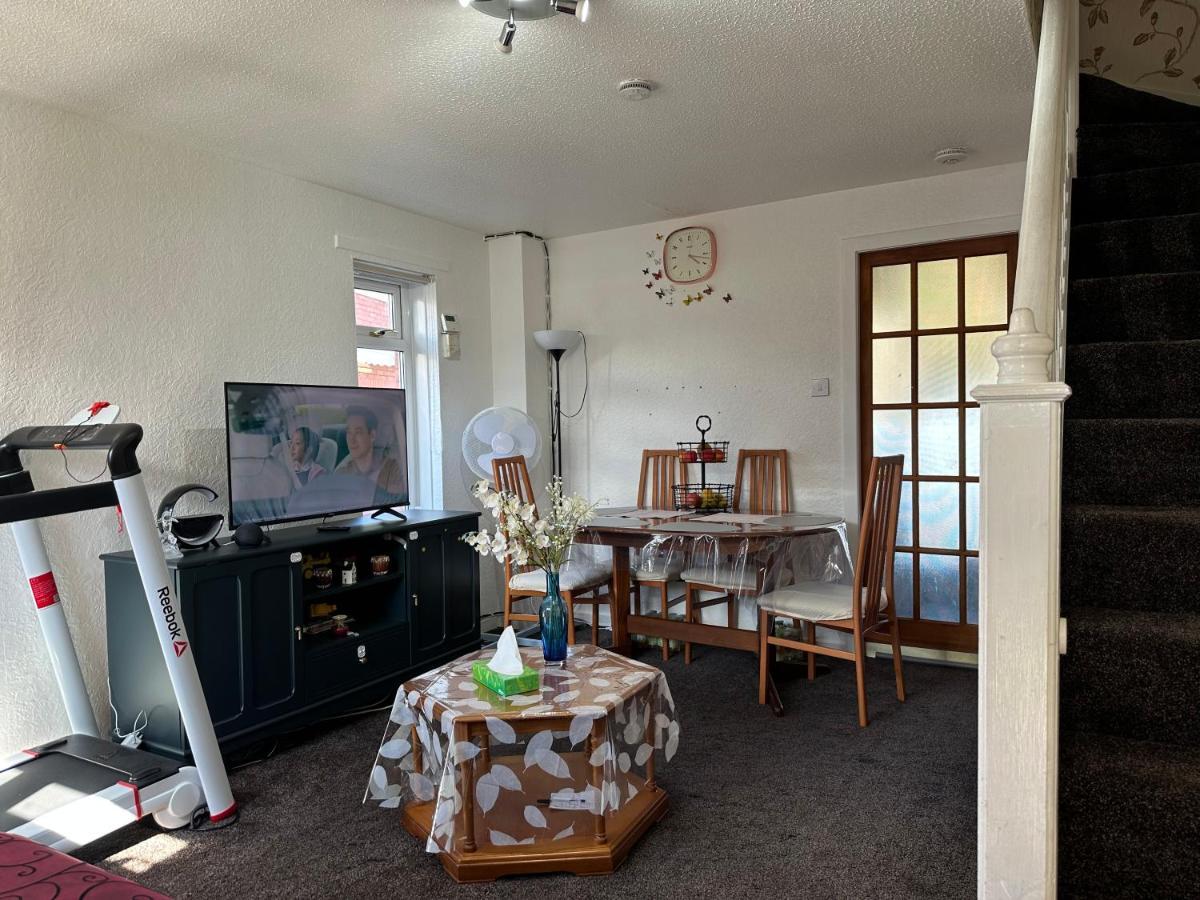 Peaceful Private With Free Parking And Wifi Apartment Edinburgh