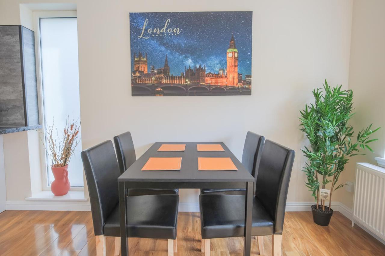 Stylish Modern Newly Built 15 Min From Centre *