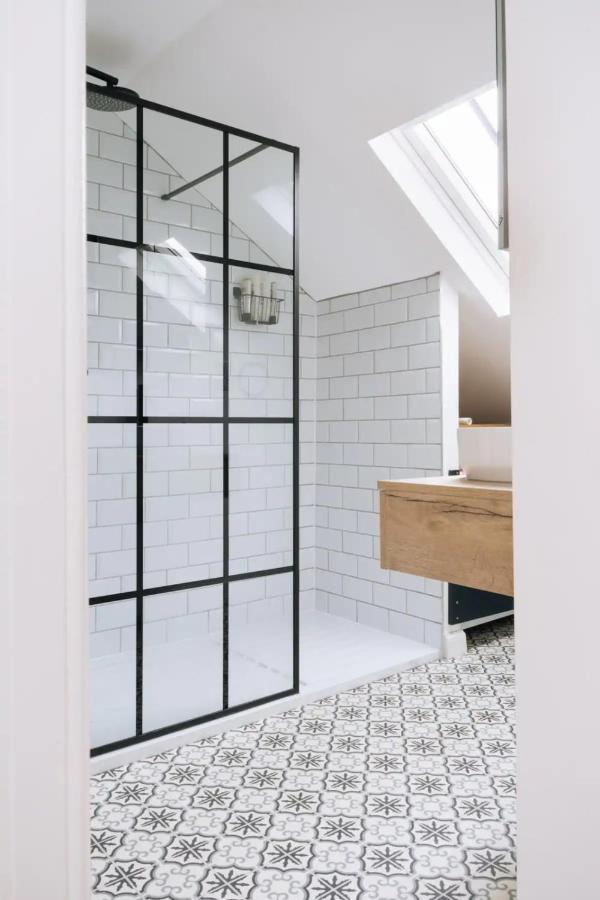 Apartment & Modern 2bd Flat - *