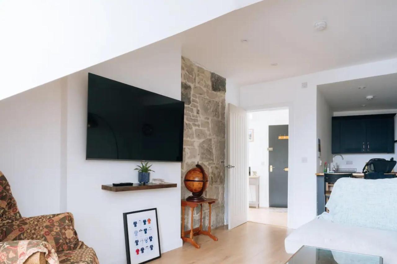 & Modern 2bd Flat - Edinburgh