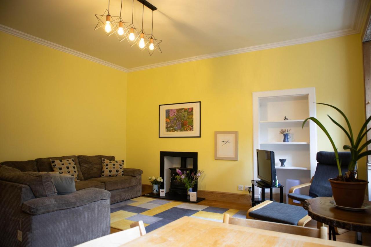 Apartment Elegant & Sunny 2bd Basement Stay, Edinburgh!