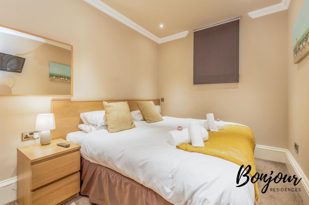 Montmartre Suite: New Town With Parking & Patio Apartment *