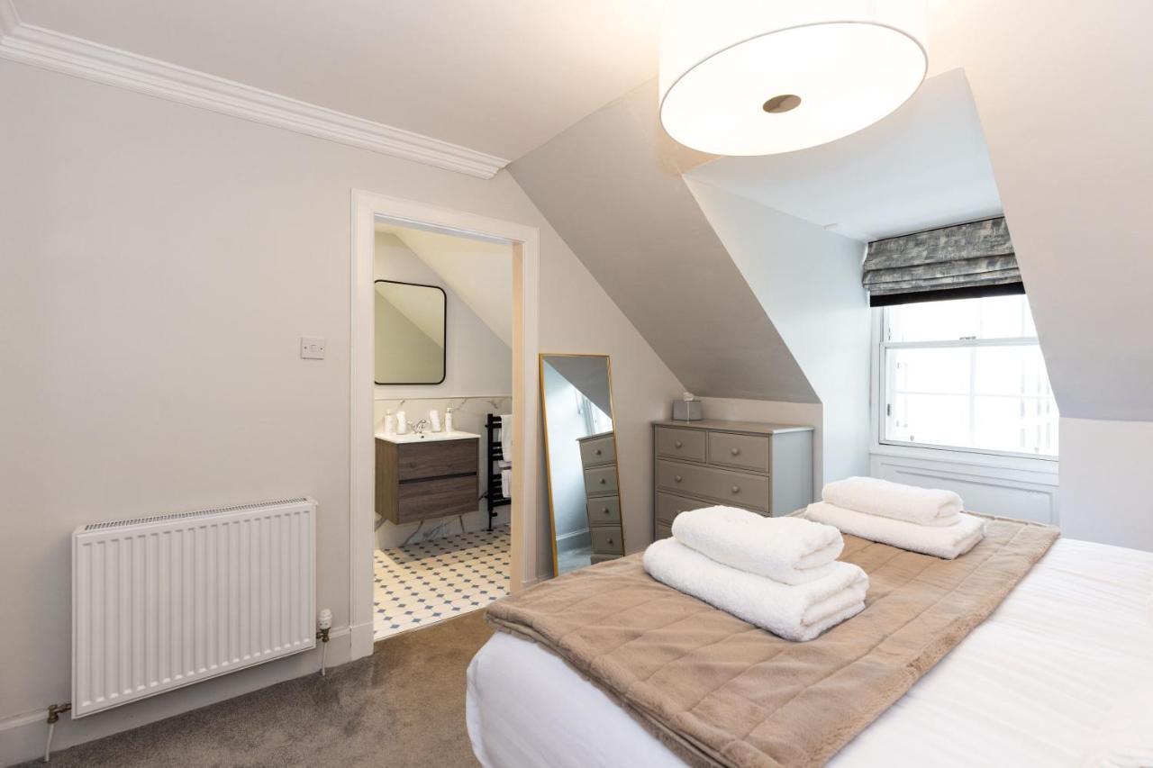 Righ - Luxurious Centre Three Bedroom Edinburgh