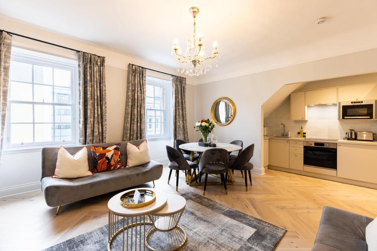 Righ - Luxurious Centre Three Bedroom * Edinburgh