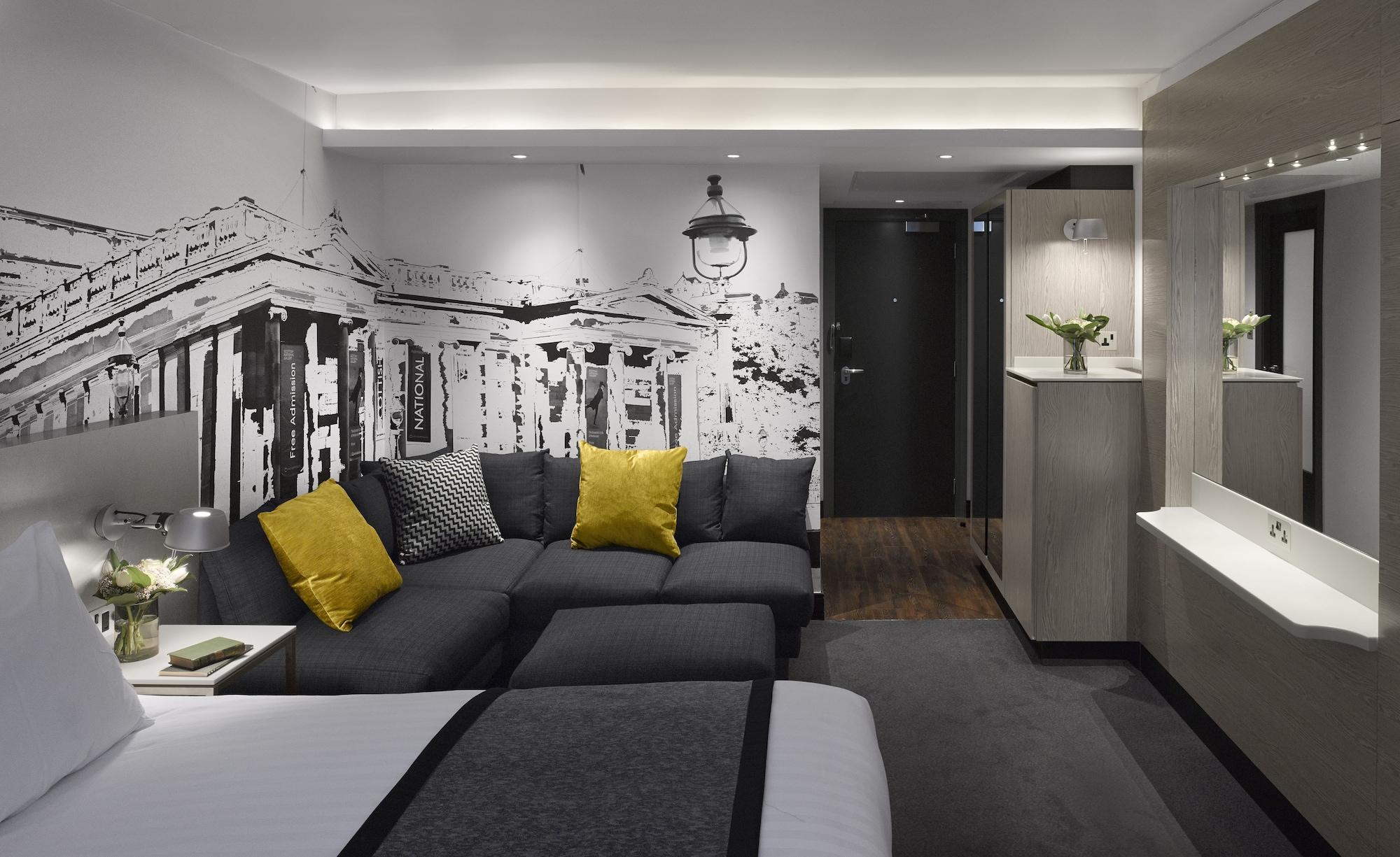 Radisson Blu Hotel, Centre Hotel 4*