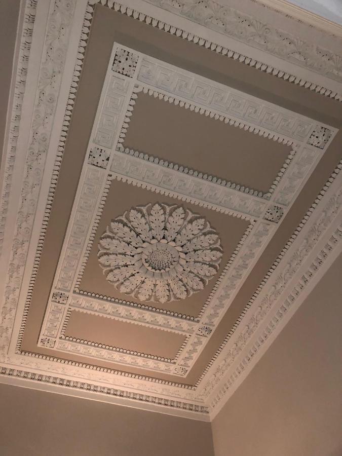 Private Guest In Georgian Townhouse In Centre