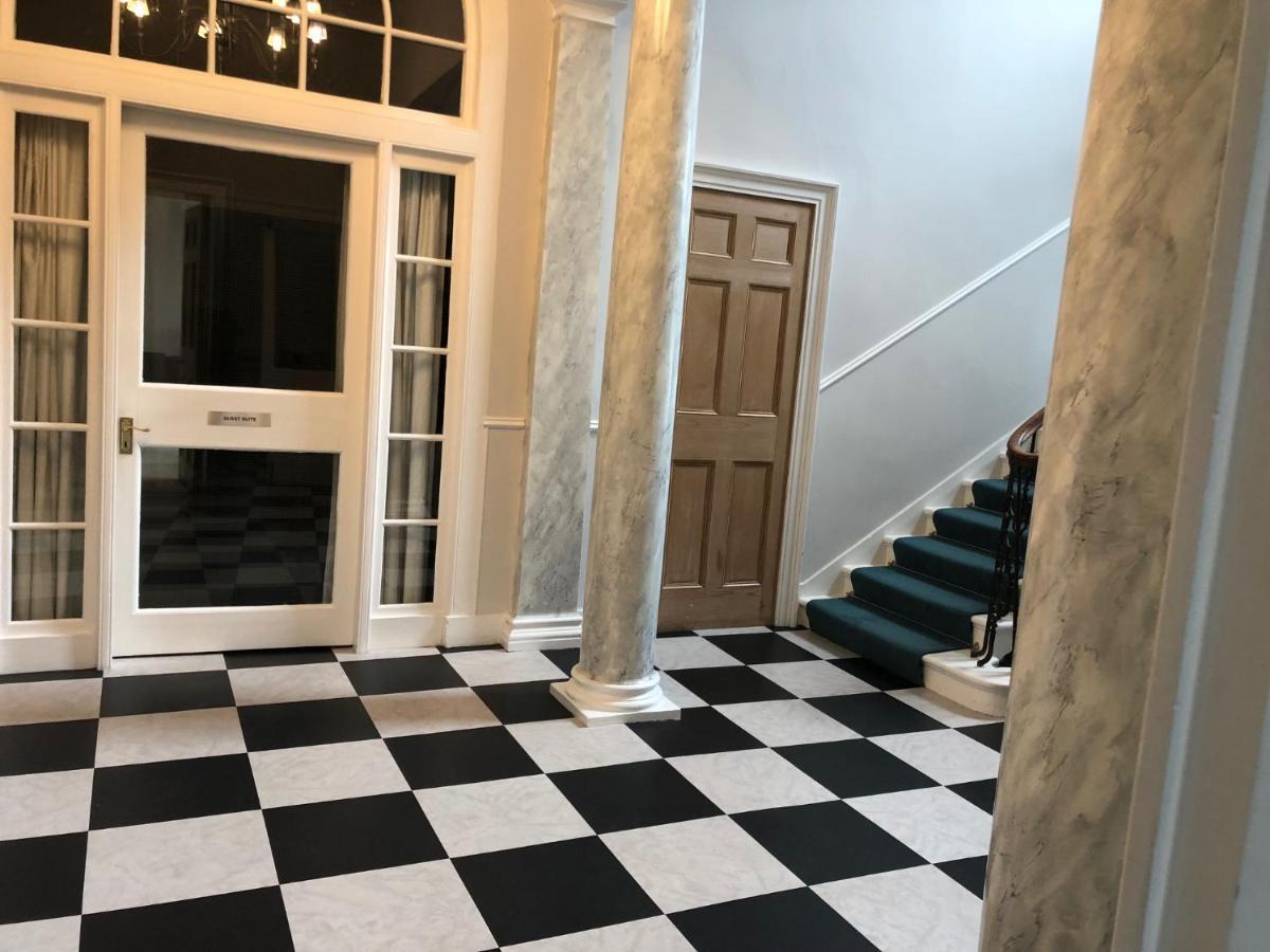 Homestay Private Guest In Georgian Townhouse In Centre