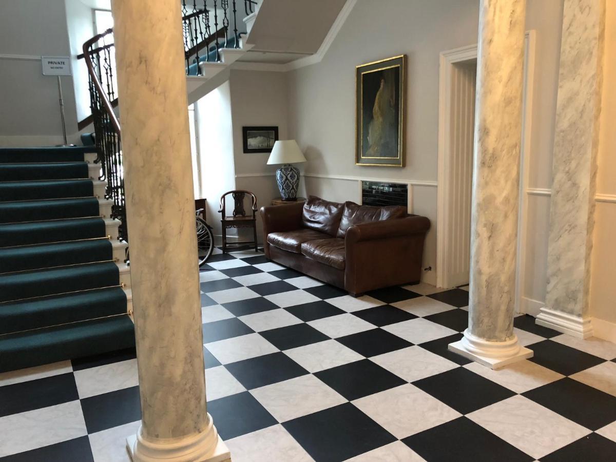Private Guest In Georgian Townhouse In Centre Homestay