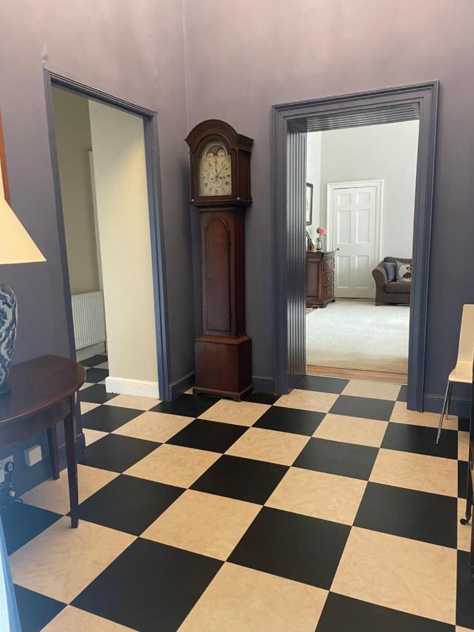 Private Guest In Georgian Townhouse In Centre *