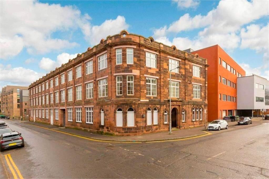 Spacious 2 Bedroom Edinburgh