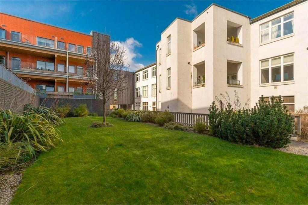 Spacious 2 Bedroom