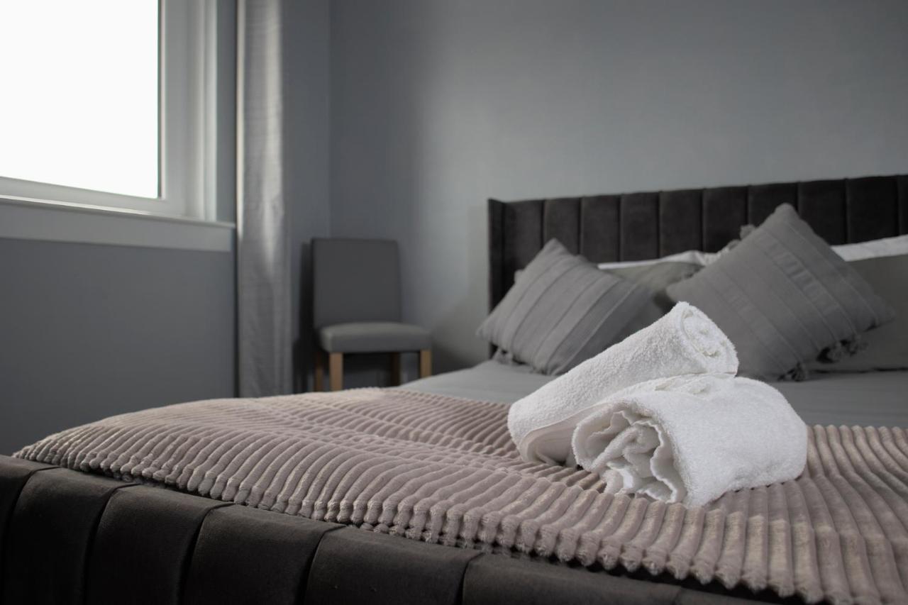 Modern 2-bed Haven, Free Parking Appartement *