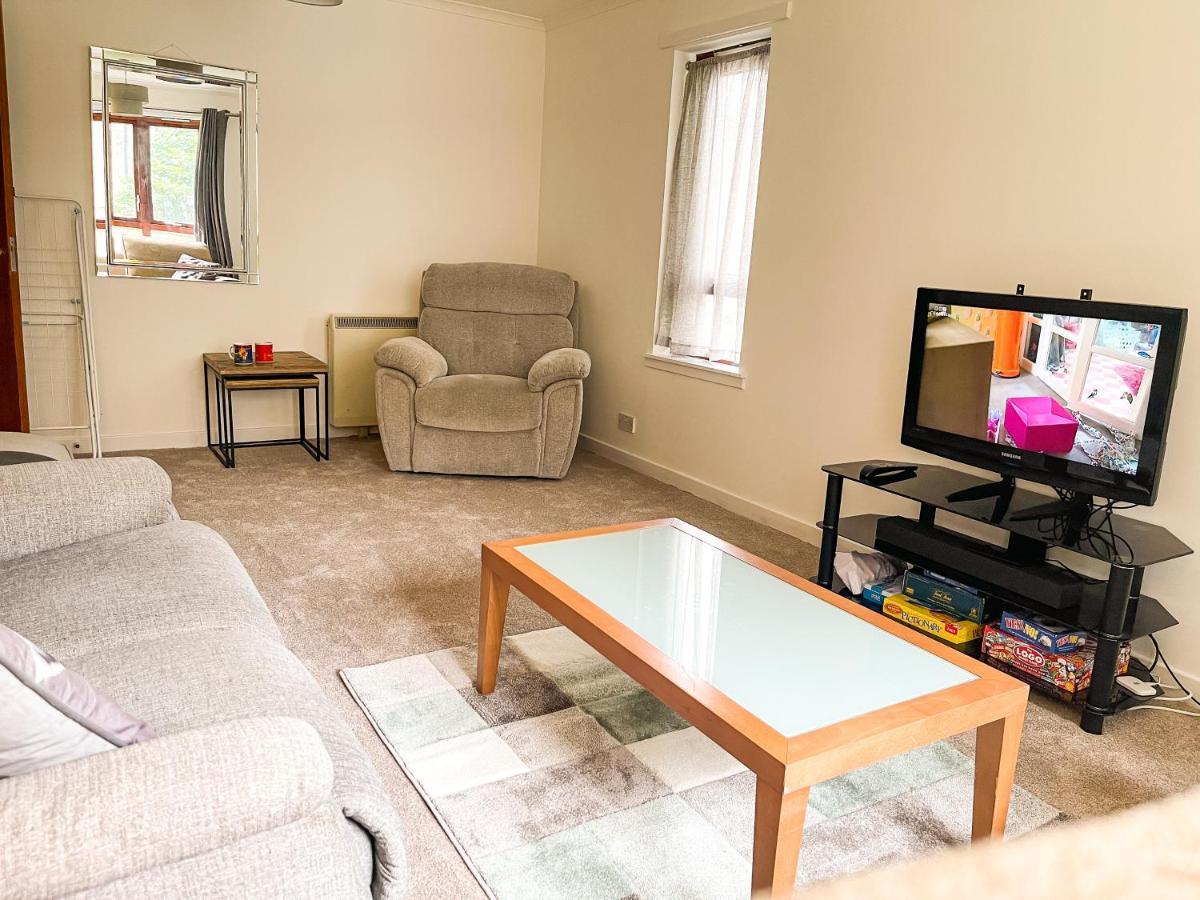 Spacious, And Newly Decorated Edinburgh