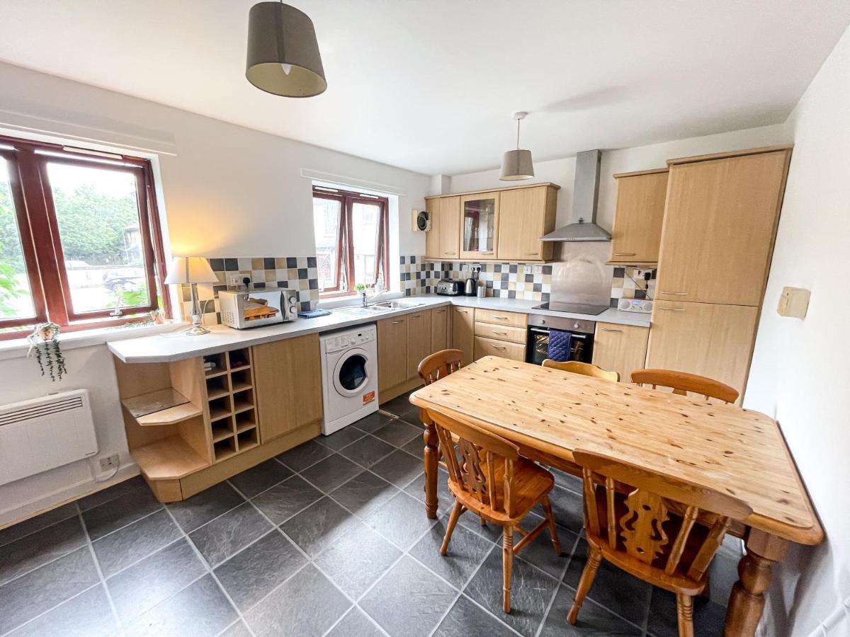 Spacious, And Newly Decorated Apartment *