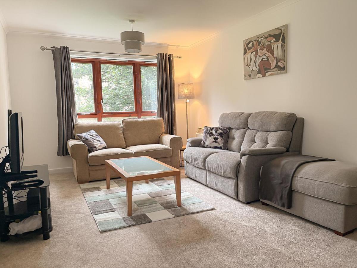Apartment Spacious, And Newly Decorated