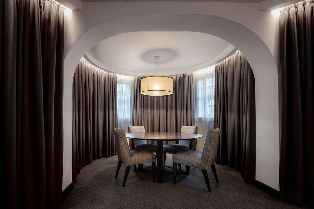 Radisson Blu Hotel, Centre Hotel