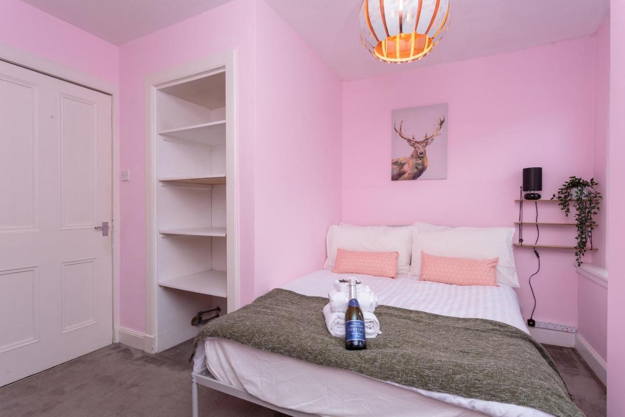 Warm 1bed Flat Leith Walk *