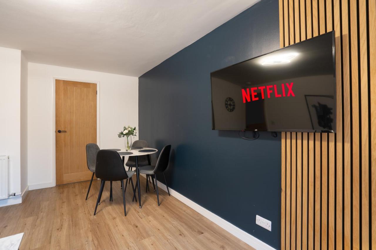 Modern 2bed Apartment-free Parking *