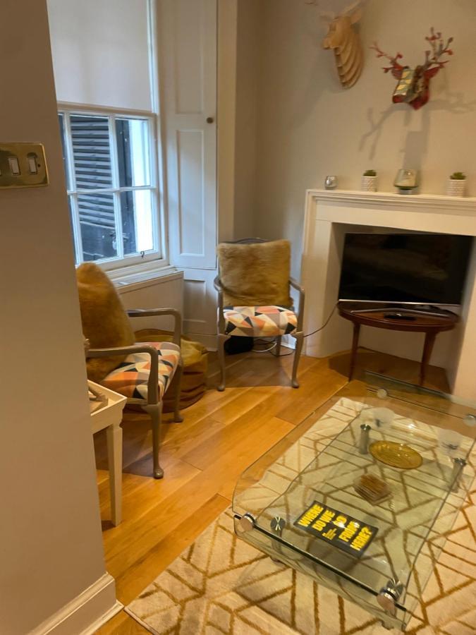 Apartment Chic 2b Centre Flat & Patio , Close To Castle EDI