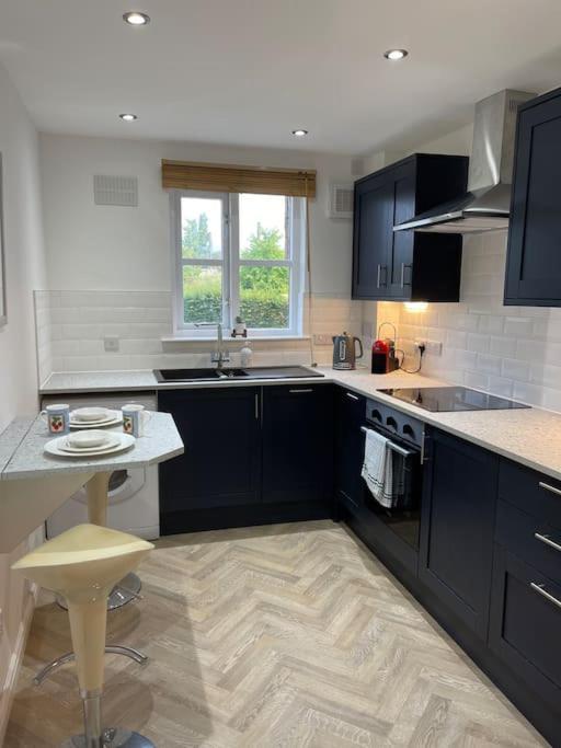 2 Bed City Centre Modern Flat * Edinburgh