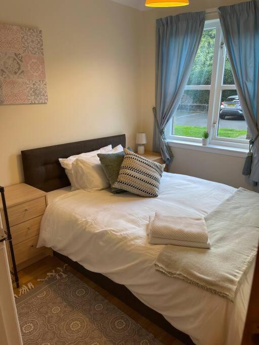 2 Bed City Centre Modern Flat Apartment