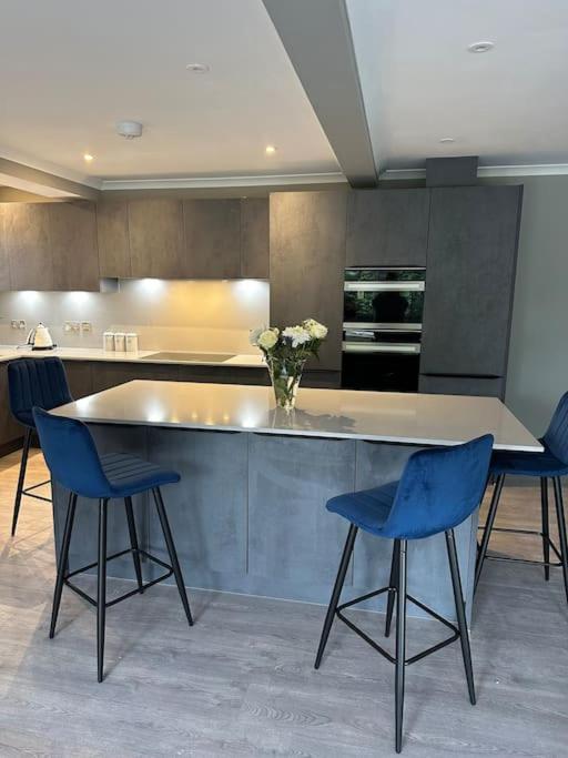 Cameron Coach House Modern In Murrayfield Ferienhaus