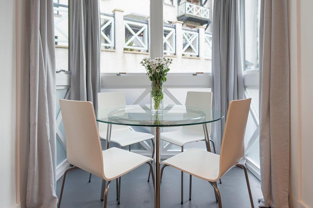 - - With Balcony And Free, Secure Garage Parking Appartement *