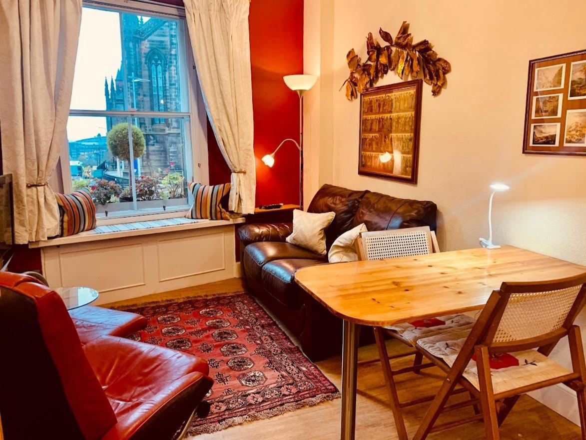Royal Mile Apt, Just 1 Min From Castle!
