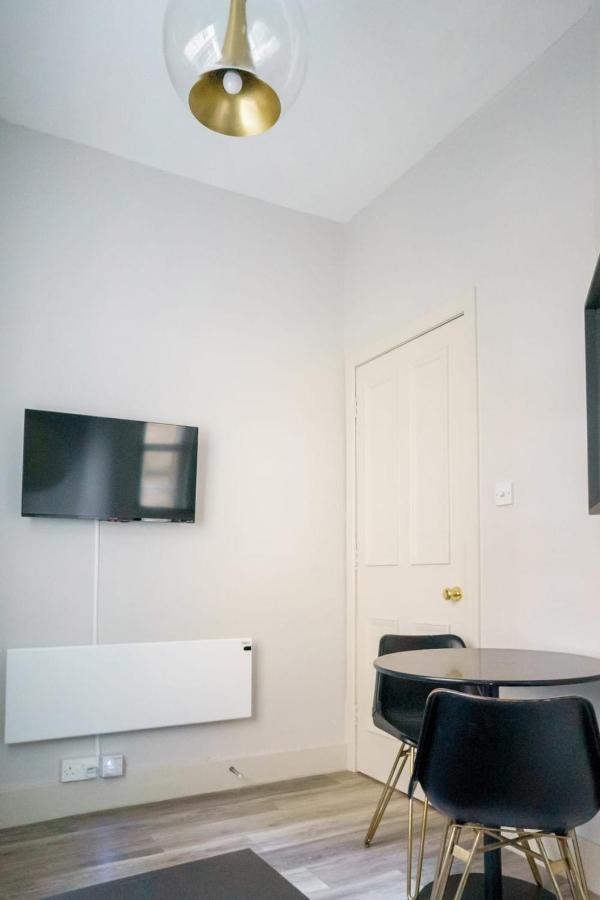 Chic 1bd Flat - Wviews Of Castle! Apartment Edinburgh