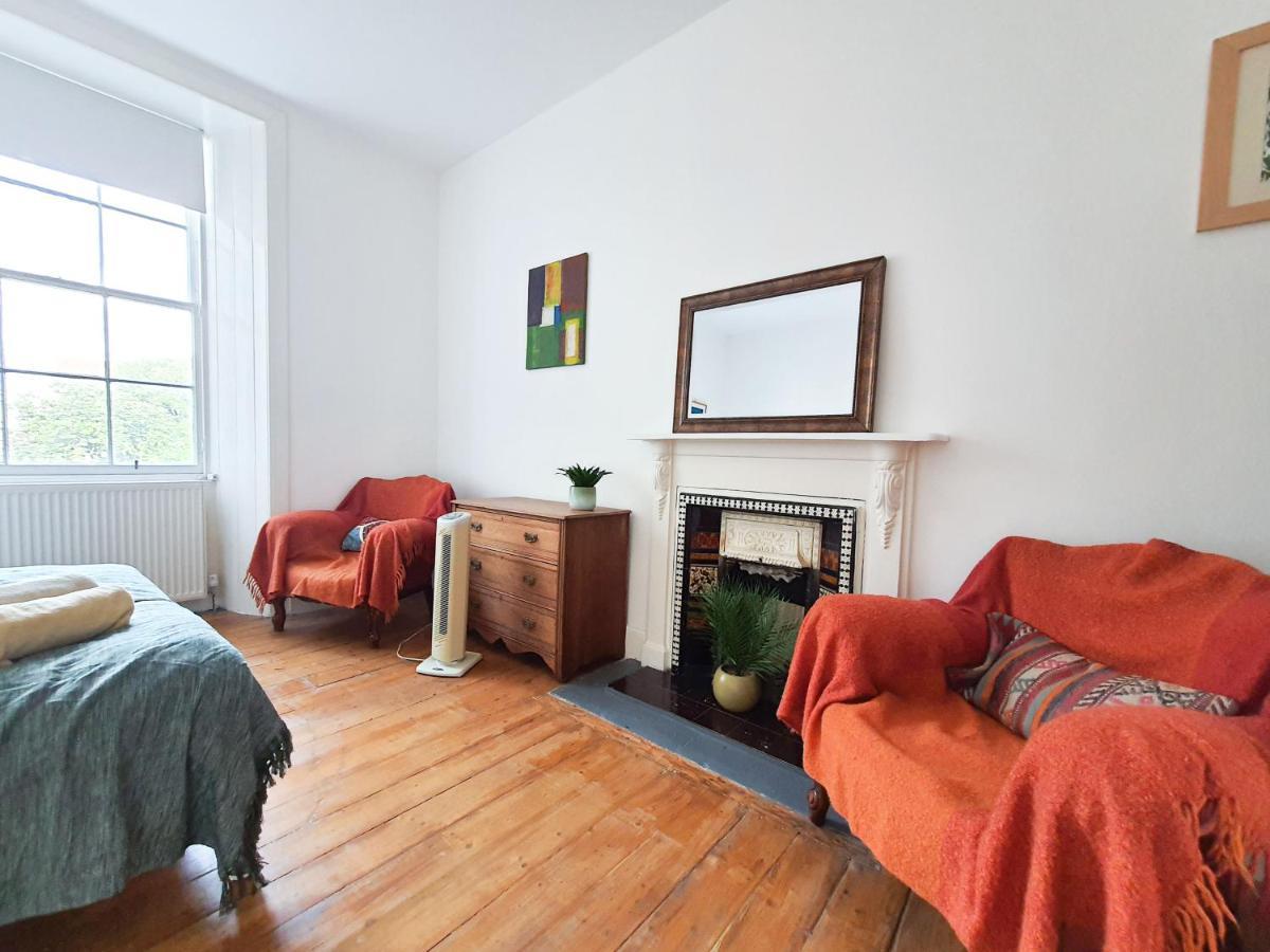 Charming Old Town Apartment *