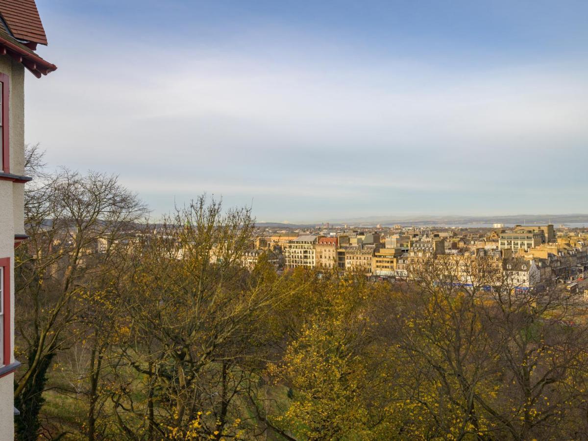 Apartment Pass The Keys Historic Ramsay Garden With Balcony Views Edinburgh