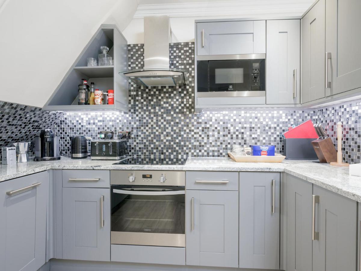 Apartment Pass The Keys Historic Ramsay Garden With Balcony Views *