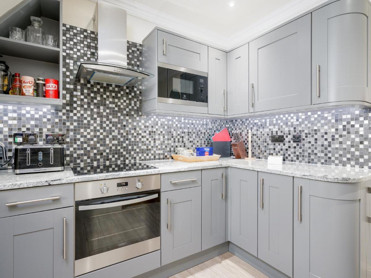 Apartment Pass The Keys Historic Ramsay Garden With Balcony Views