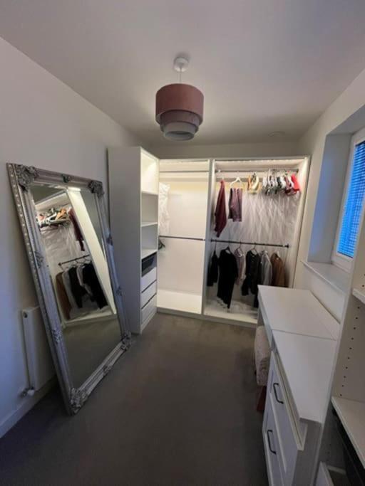 Gorgeous 3 Bed House Free Parking & Garden Ferienhaus *
