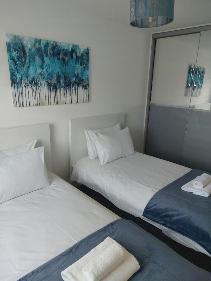 Beautiful 4-bedroom House With Private Garden & Parking Édimbourg