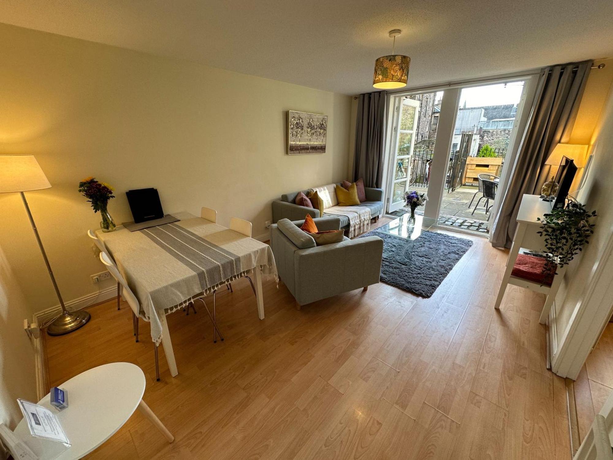 Apartment Castle Wynd Old Town Edinburgh