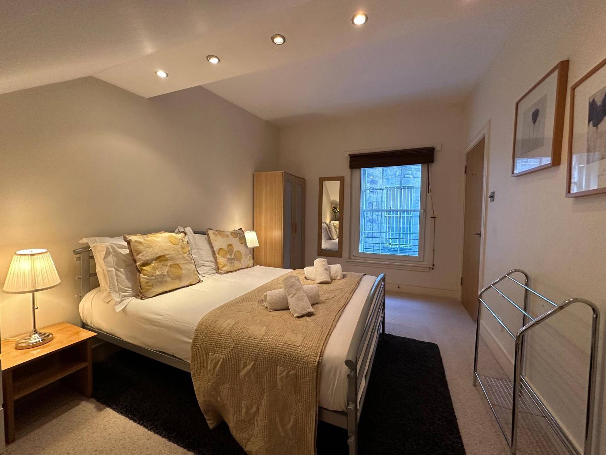 Thistle Lane *