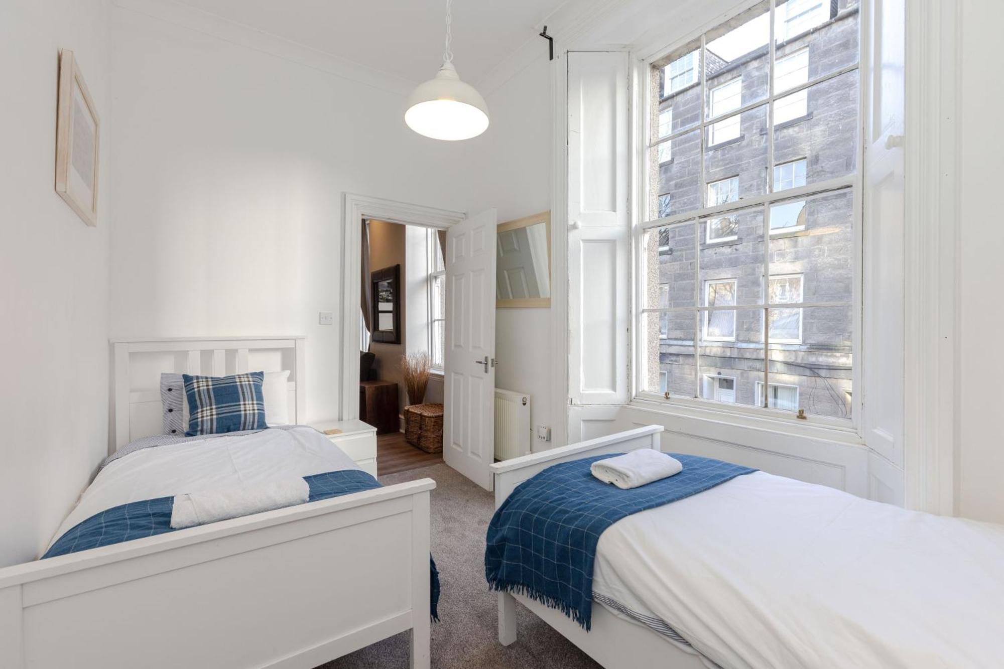 Appartement Traditional 3 Bedroom Quiet Duplex Flat By High St, Trams And Buses - Just 1-5 Miles To Centre