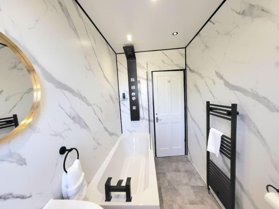 4 Bedrooms By Sensational Short Lets & Serviced Apartment