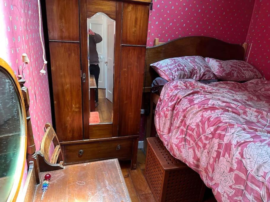 Very 2 Bedroom Flat In World Heritage Site Edinburgh