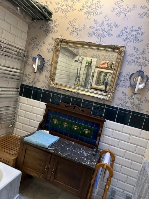 Very 2 Bedroom Flat In World Heritage Site
